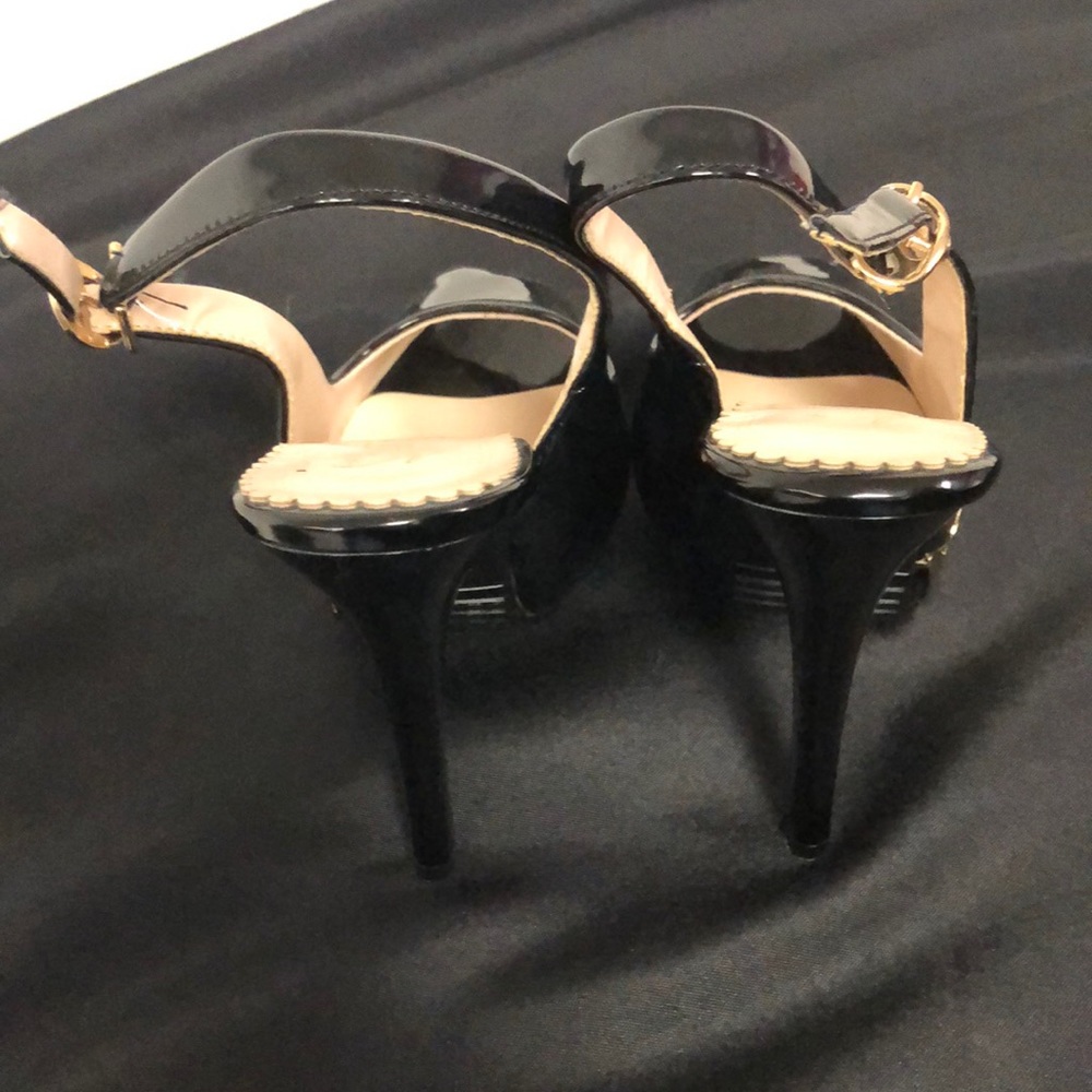 Women Heels - Picture 3 of 3